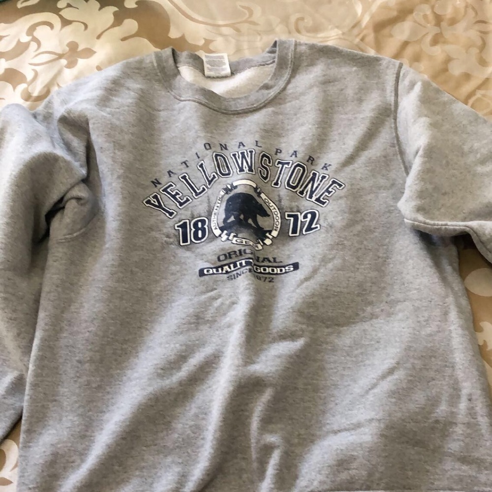Sweatshirt